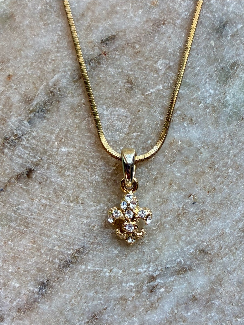 Vintage Gold Tone Fleur de Lis Rhinestone Necklace